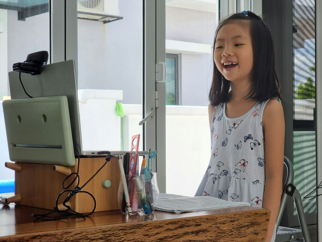 student learning online
